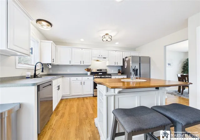 Photo 3 of Sale Pending at 5890 Pinehurst Ct, Lake View, NY 14085 | MLS# R1702224 | Listing updated on 2026-08-27