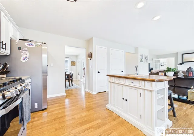 Photo 3 of Sale Pending at 5890 Pinehurst Ct, Lake View, NY 14085 | MLS# R1702224 | Listing updated on 2026-08-27