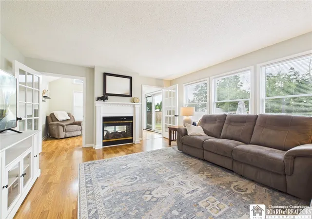Photo 4 of Sale Pending at 5890 Pinehurst Ct, Lake View, NY 14085 | MLS# R1702224 | Listing updated on 2026-08-27