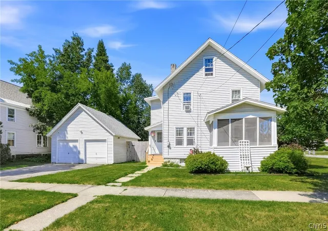 Photo 3 of Single family home for sale at 824 Floyd Ave, Rome, NY 13440 | MLS# S1702053 | Listing updated on 2026-09-04