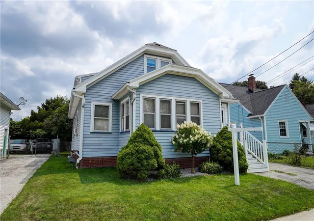 Photo 2 of Sale Pending at 226 Townsend St, Rochester, NY 14621 | MLS# R1701385 | Listing updated on 2026-09-02