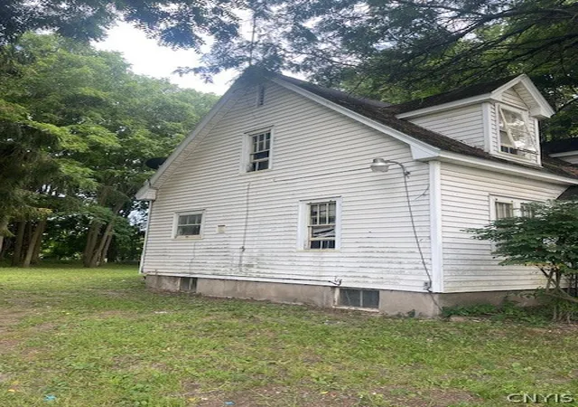 Photo 3 of Sale Pending at 18 Pierce Dr, Fulton, NY 13069 | MLS# S1701871 | Listing updated on 2026-08-07