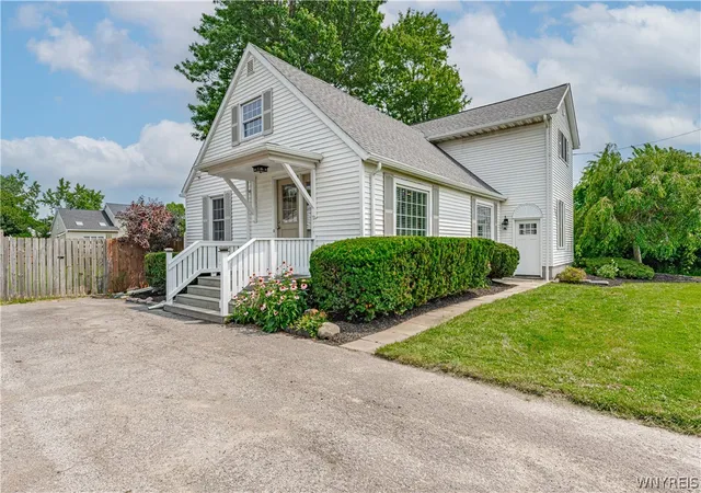 Photo 3 of Sale Pending at 5485 Upper Mountain Rd, Lockport, NY 14094 | MLS# B1702139 | Listing updated on 2026-08-14
