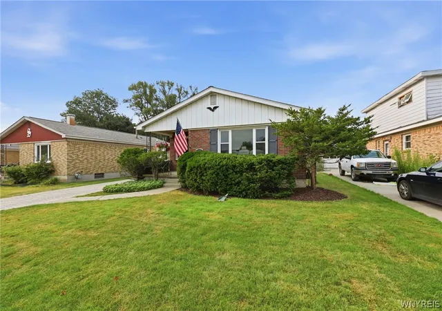 Photo 3 of Sale Pending at 289 French Rd, Depew, NY 14043 | MLS# B1702064 | Listing updated on 2026-09-12