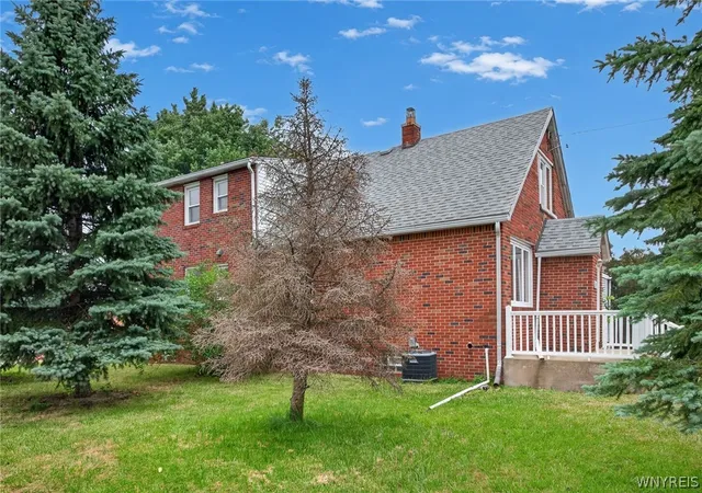 Listing Photo 4 - Condo for sale in building located at 8 Evergreen Pl, Cheektowaga, NY 14225