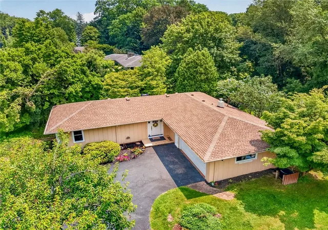 Photo 3 of Sale Pending at 1021 Fairport Rd, Fairport, NY 14450 | MLS# R1702215 | Listing updated on 2026-08-18