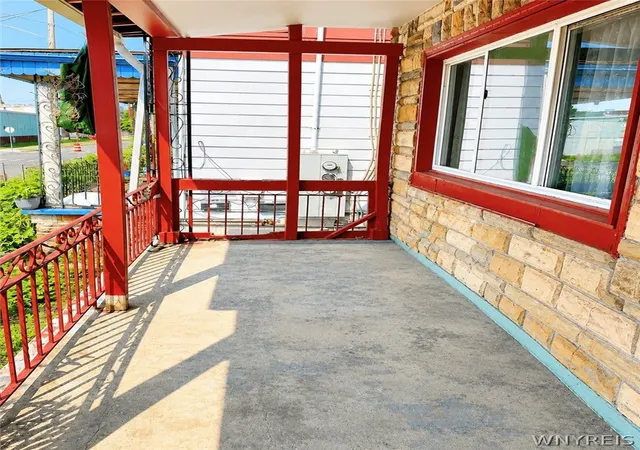 Photo 3 of Sale Pending at 40 Ashley St, Buffalo, NY 14212 | MLS# B1702257 | Listing updated on 2026-09-06