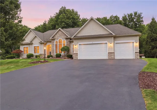 Photo 2 of Sale Pending at 20 Coyote Run, Spencerport, NY 14559 | MLS# R1679855 | Listing updated on 2026-09-02