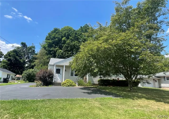 Photo 3 of Sale Pending at 4761 State St, Oneida, NY 13421 | MLS# S1702070 | Listing updated on 2026-08-11