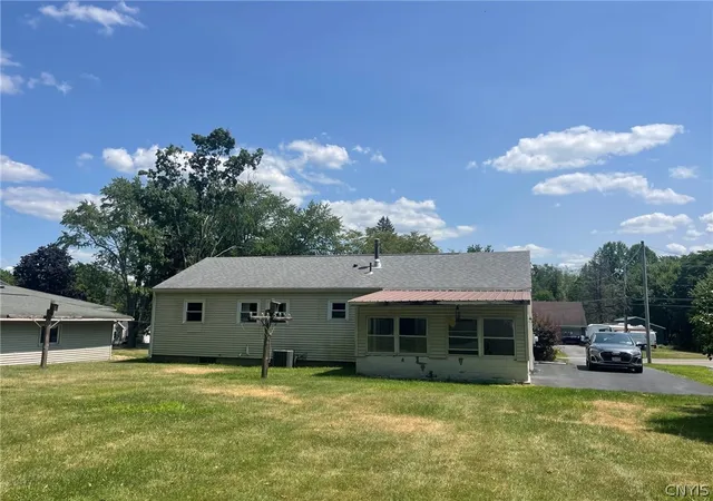 Photo 3 of Sale Pending at 4761 State St, Oneida, NY 13421 | MLS# S1702070 | Listing updated on 2026-08-11