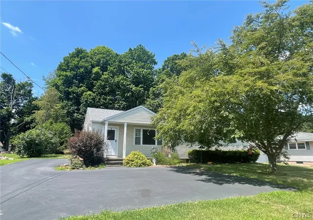 Photo 4 of Sale Pending at 4761 State St, Oneida, NY 13421 | MLS# S1702070 | Listing updated on 2026-08-11