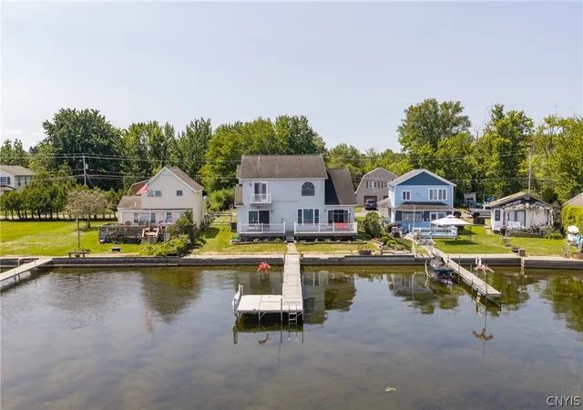 Photo 4 of Sale Pending at 8852 Beach Rd, Brewerton, NY 13029 | MLS# S1702281 | Listing updated on 2026-09-11