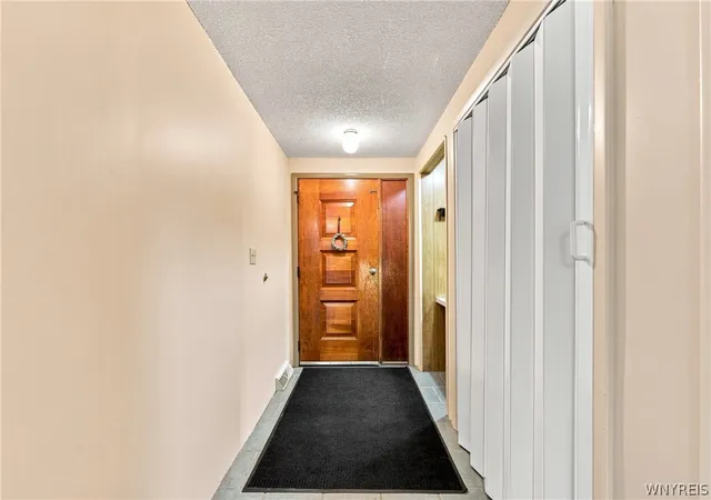 Photo 4 of Sale Pending at 29 Rosemead Ln, Buffalo, NY 14227 | MLS# B1702426 | Listing updated on 2026-09-14