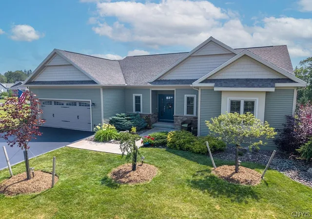 Photo 3 of Sale Pending at 102 Emick Ln, Cazenovia, NY 13035 | MLS# S1701820 | Listing updated on 2026-08-26