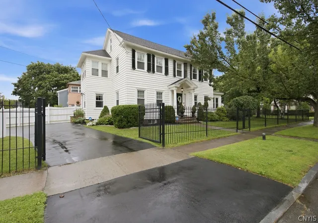 Photo 3 of Sale Pending at 300 Wendell, Syracuse, NY 13203 | MLS# S1702429 | Listing updated on 2026-08-19
