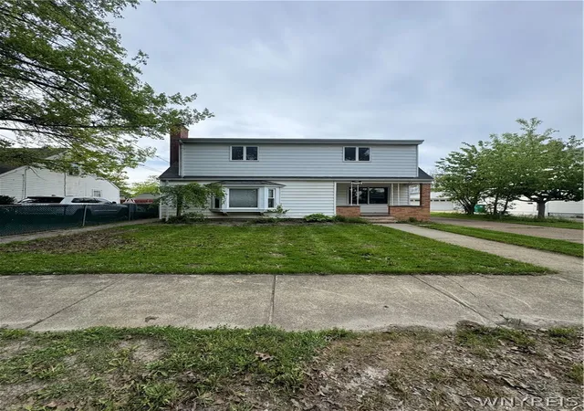 Photo 2 of Single family home for sale at 3520 Chapin Ave, Niagara Falls, NY 14301 | MLS# B1702464 | Listing updated on 2026-08-08