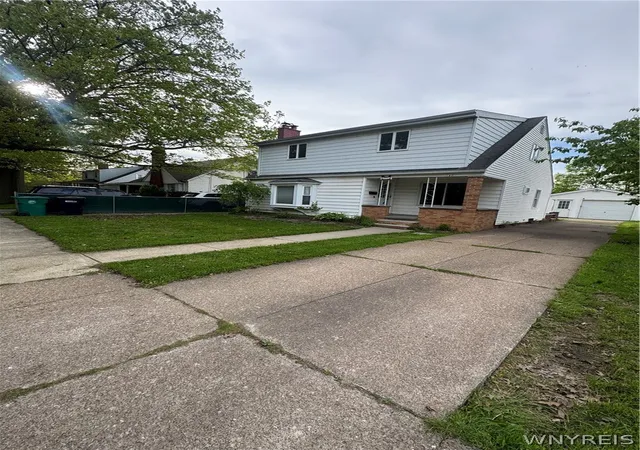 Photo 3 of Single family home for sale at 3520 Chapin Ave, Niagara Falls, NY 14301 | MLS# B1702464 | Listing updated on 2026-08-08