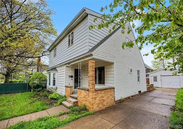 Photo 3 of Single family home for sale at 3520 Chapin Ave, Niagara Falls, NY 14301 | MLS# B1702464 | Listing updated on 2026-08-08