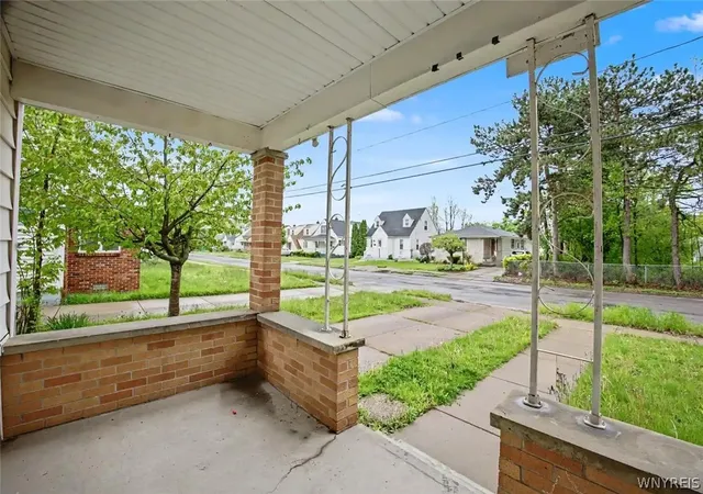 Photo 4 of Single family home for sale at 3520 Chapin Ave, Niagara Falls, NY 14301 | MLS# B1702464 | Listing updated on 2026-08-08
