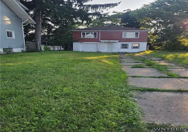 Photo 3 of Multi family home for sale at 6 Palos Pl, Buffalo, NY 14215 | MLS# B1702314 | Listing updated on 2026-09-13