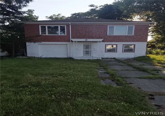 Photo 3 of Multi family home for sale at 6 Palos Pl, Buffalo, NY 14215 | MLS# B1702314 | Listing updated on 2026-09-13
