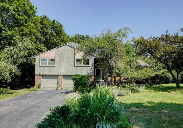 Photo 1 of Sale Pending at 315 Dunrovin Ln, Rochester, NY 14618 | MLS# R1700383 | Listing updated on 2026-08-16