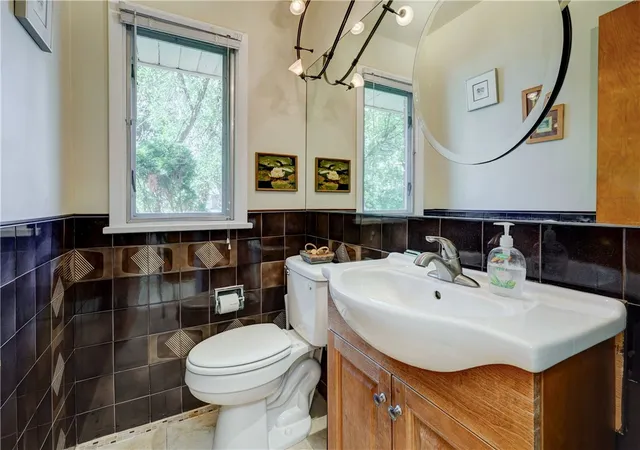 Photo 4 of Sale Pending at 315 Dunrovin Ln, Rochester, NY 14618 | MLS# R1700383 | Listing updated on 2026-08-16