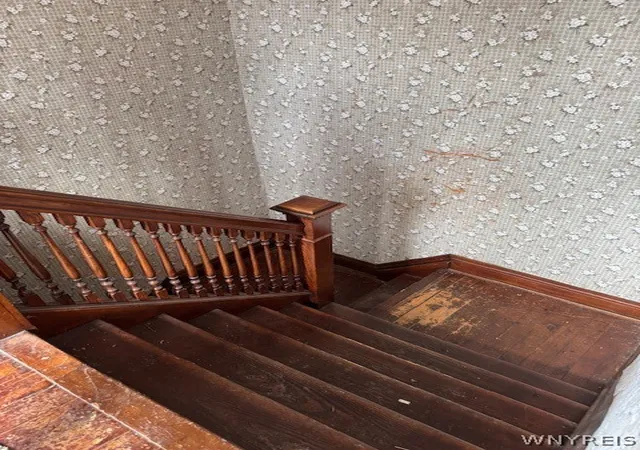 Photo 3 of Sale Pending at 83 Parkview Ave, Buffalo, NY 14210 | MLS# B1702057 | Listing updated on 2026-08-31
