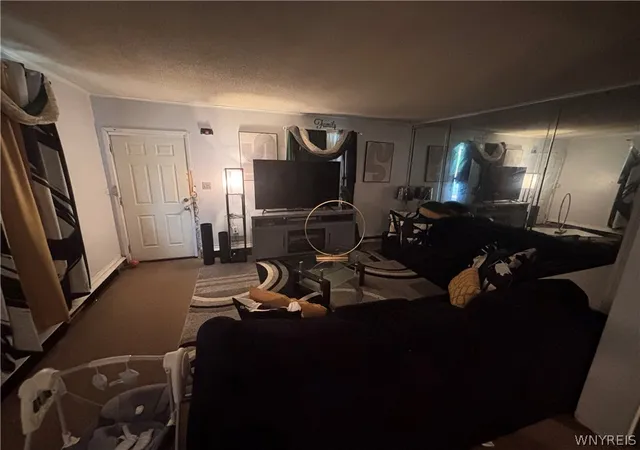 Listing Photo 4 - Condo for sale in building located at 1148 Niagara Ave, Niagara Falls, NY 14305