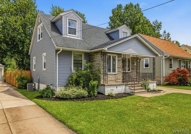 Photo 3 of Single family home for sale at 629 74th Street, Niagara Falls, NY 14304 | MLS# B1702372 | Listing updated on 2026-09-01