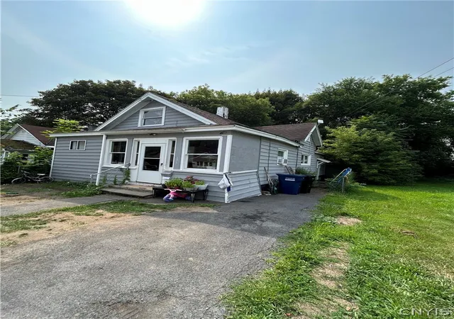 Photo 2 of Single family home for sale at 175 Forest Ave, Syracuse, NY 13205 | MLS# S1701721 | Listing updated on 2026-09-09