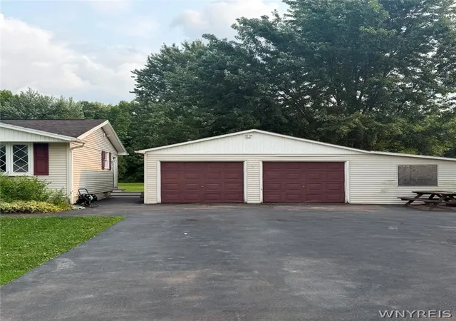Photo 3 of Sale Pending at 9304 Fisk Rd, Akron, NY 14001 | MLS# B1702454 | Listing updated on 2026-08-21