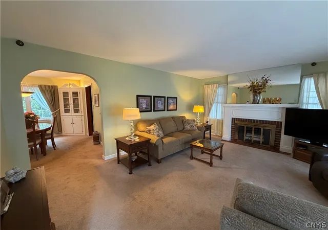 Photo 3 of Sale Pending at 117 Fay Park Dr, Syracuse, NY 13212 | MLS# S1701804 | Listing updated on 2026-08-10