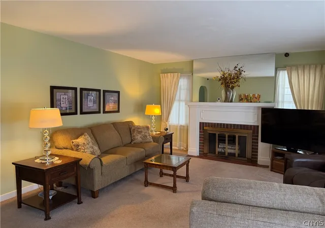 Photo 4 of Sale Pending at 117 Fay Park Dr, Syracuse, NY 13212 | MLS# S1701804 | Listing updated on 2026-08-10