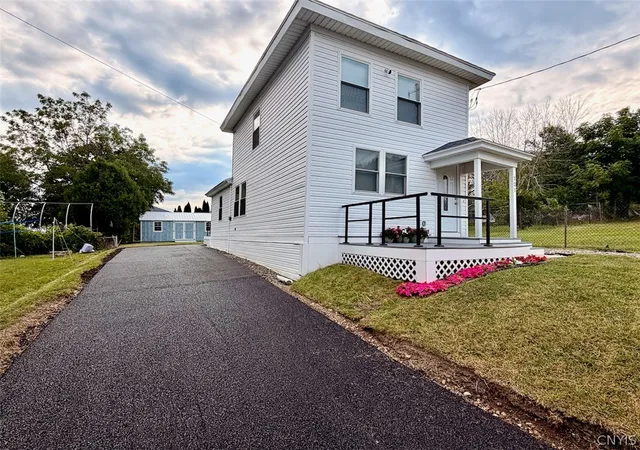 Photo 1 of Single family home for sale at 121 W 9th Street, Oswego, NY 13126 | MLS# S1701879 | Listing updated on 2026-08-27