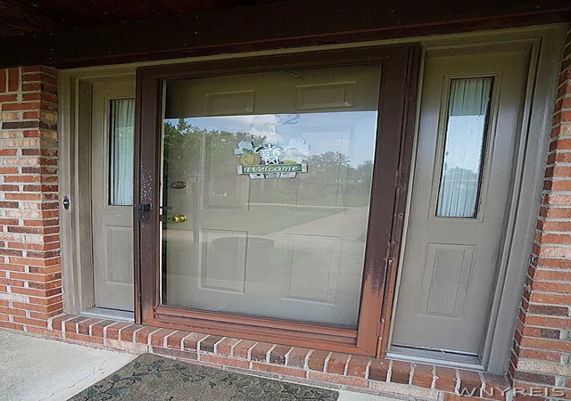 Listing Photo 4 - Condo for sale in building located at 122 Wedgewood Dr, Williamsville, NY 14221