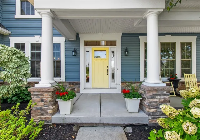 Photo 3 of Sale Pending at 95 Blue Aspen Way, Rochester, NY 14612 | MLS# R1702093 | Listing updated on 2026-08-05