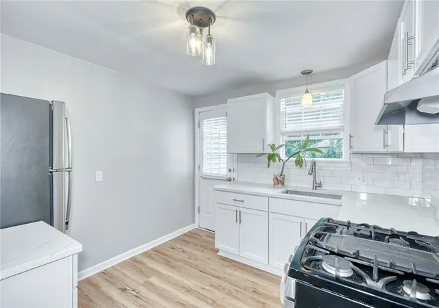 Photo 2 of Sale Pending at 158 Howard Rd, Rochester, NY 14606 | MLS# R1702399 | Listing updated on 2026-08-25