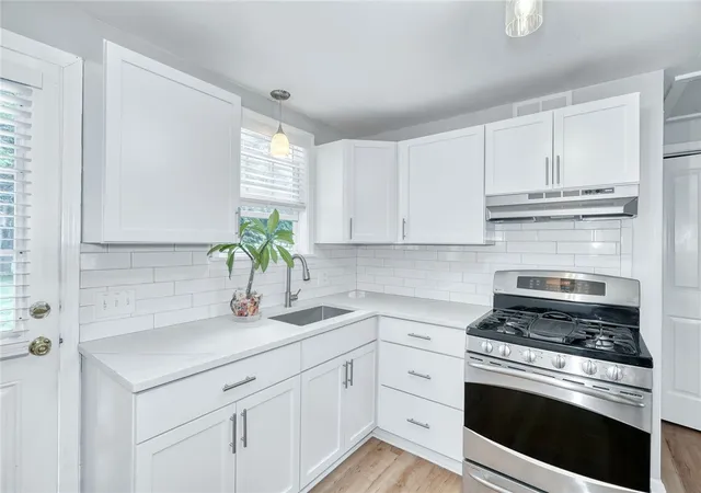 Photo 3 of Sale Pending at 158 Howard Rd, Rochester, NY 14606 | MLS# R1702399 | Listing updated on 2026-08-25