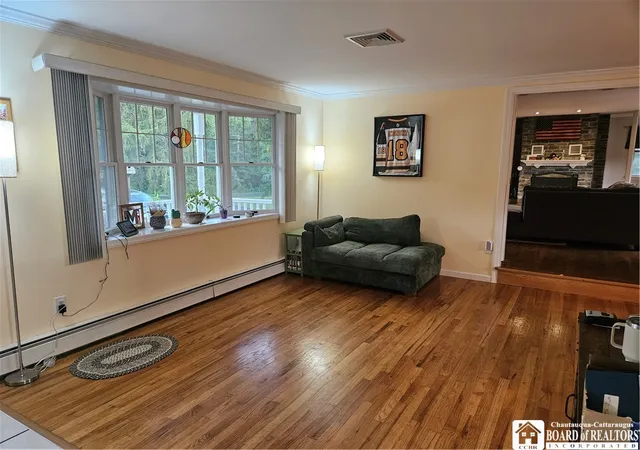 Photo 3 of Single family home for sale at 6 Overlook Rd, Pawling, NY 12564 | MLS# R1702616 | Listing updated on 2026-09-10