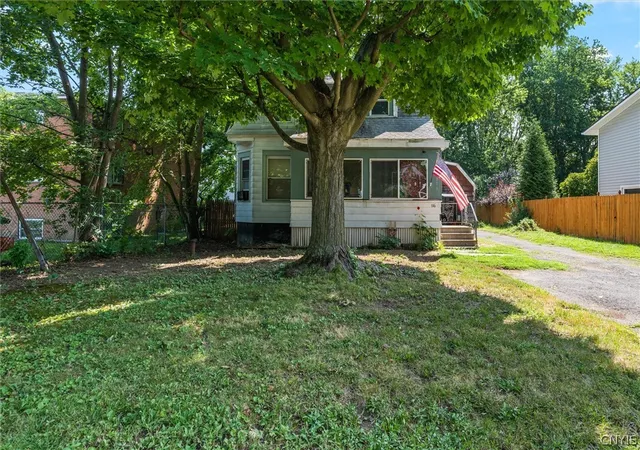 Photo 3 of Sale Pending at 116 Reese Ave, Syracuse, NY 13212 | MLS# S1702167 | Listing updated on 2026-08-16