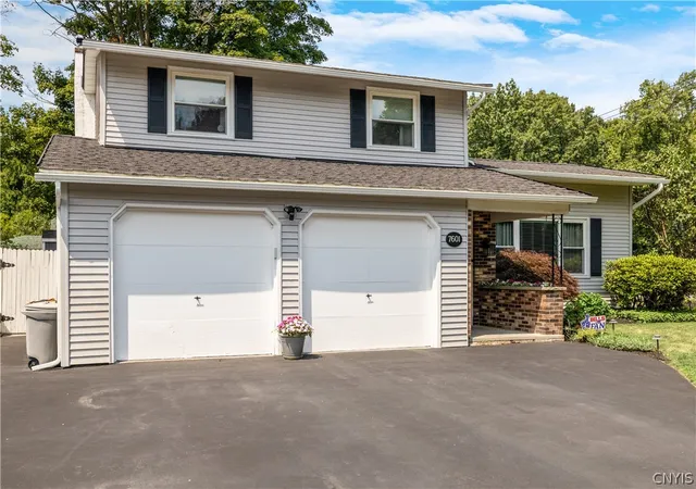 Photo 2 of Sale Pending at 7601 Audrey Dr, Syracuse, NY 13212 | MLS# S1702035 | Listing updated on 2026-08-31