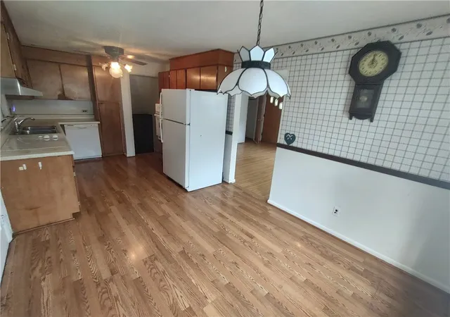 Photo 3 of Sale Pending at 35 Caren Dr, Rochester, NY 14622 | MLS# R1695384 | Listing updated on 2026-08-04