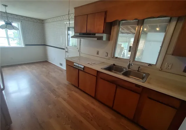 Photo 4 of Sale Pending at 35 Caren Dr, Rochester, NY 14622 | MLS# R1695384 | Listing updated on 2026-08-04