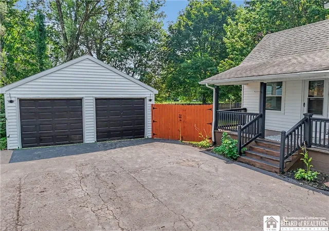 Photo 3 of Single family home for sale at 1369 Sturgeon Point Rd, Derby, NY 14047 | MLS# R1702048 | Listing updated on 2026-09-03