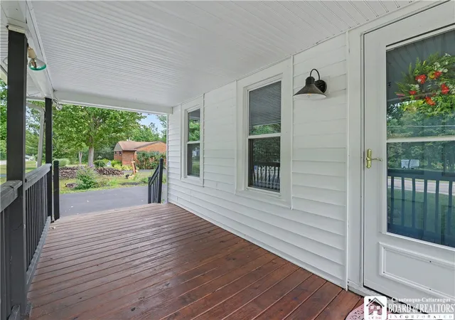 Photo 4 of Single family home for sale at 1369 Sturgeon Point Rd, Derby, NY 14047 | MLS# R1702048 | Listing updated on 2026-09-03