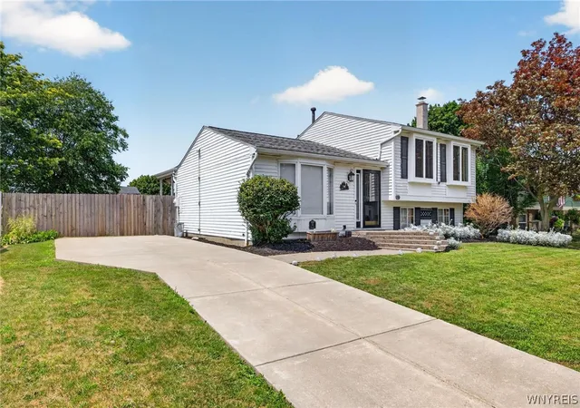 Photo 2 of Sale Pending at 76 Woodgate Dr, Buffalo, NY 14227 | MLS# B1701401 | Listing updated on 2026-08-11