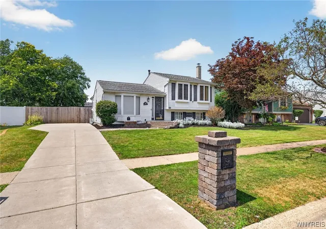 Photo 3 of Sale Pending at 76 Woodgate Dr, Buffalo, NY 14227 | MLS# B1701401 | Listing updated on 2026-08-11