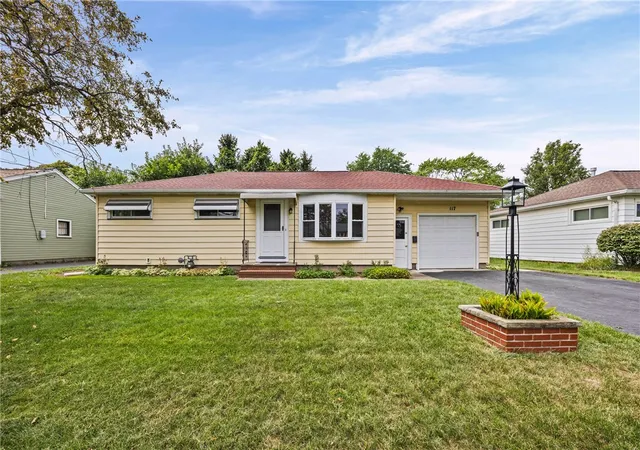Photo 3 of Sale Pending at 117 Willow Ave, Rochester, NY 14609 | MLS# R1701899 | Listing updated on 2026-08-05