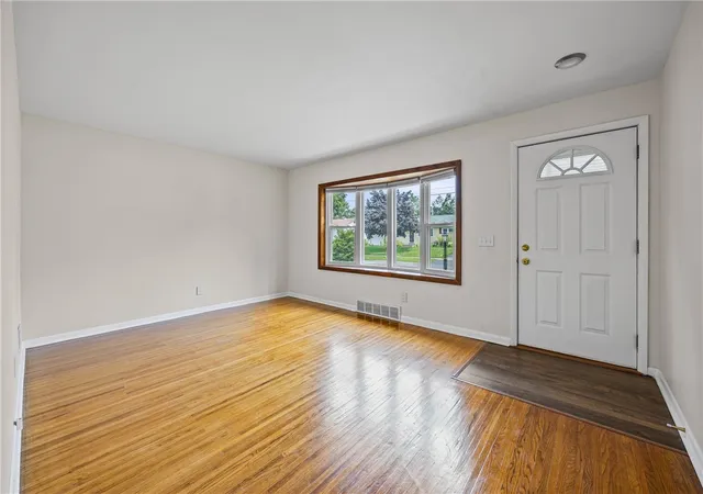 Photo 3 of Sale Pending at 117 Willow Ave, Rochester, NY 14609 | MLS# R1701899 | Listing updated on 2026-08-05